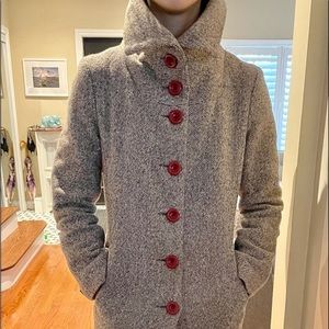 Soia & Kyo 3/4 length fitted button down coat.